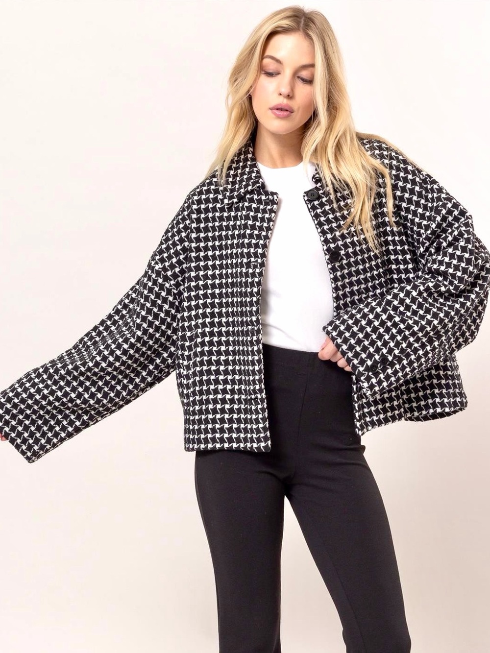 โฅ๏ธ Tweed Plaid Button Up Collared Neck Jacket